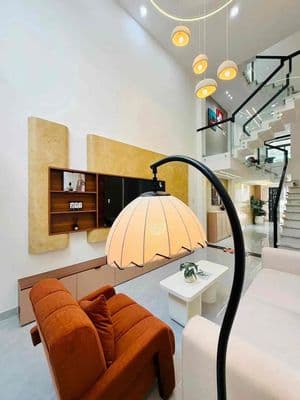 GẦN CẦU VƯỢT TRUNG TÂM, 5PN CỰC RỘNG GIÁ CHỈ 4.9 TỶ HOÀNG THỊ LOAN.