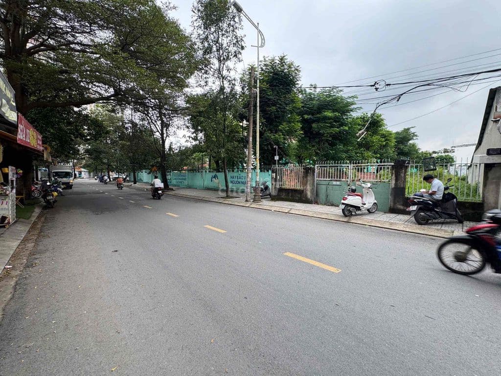 ĐẤT VÀNG NGUYỄN DUY TRINH – 888m2 – XÂY 2 HẦM 9 TẦNG – GIÁ CHỈ 68 TỶ - Ảnh 2