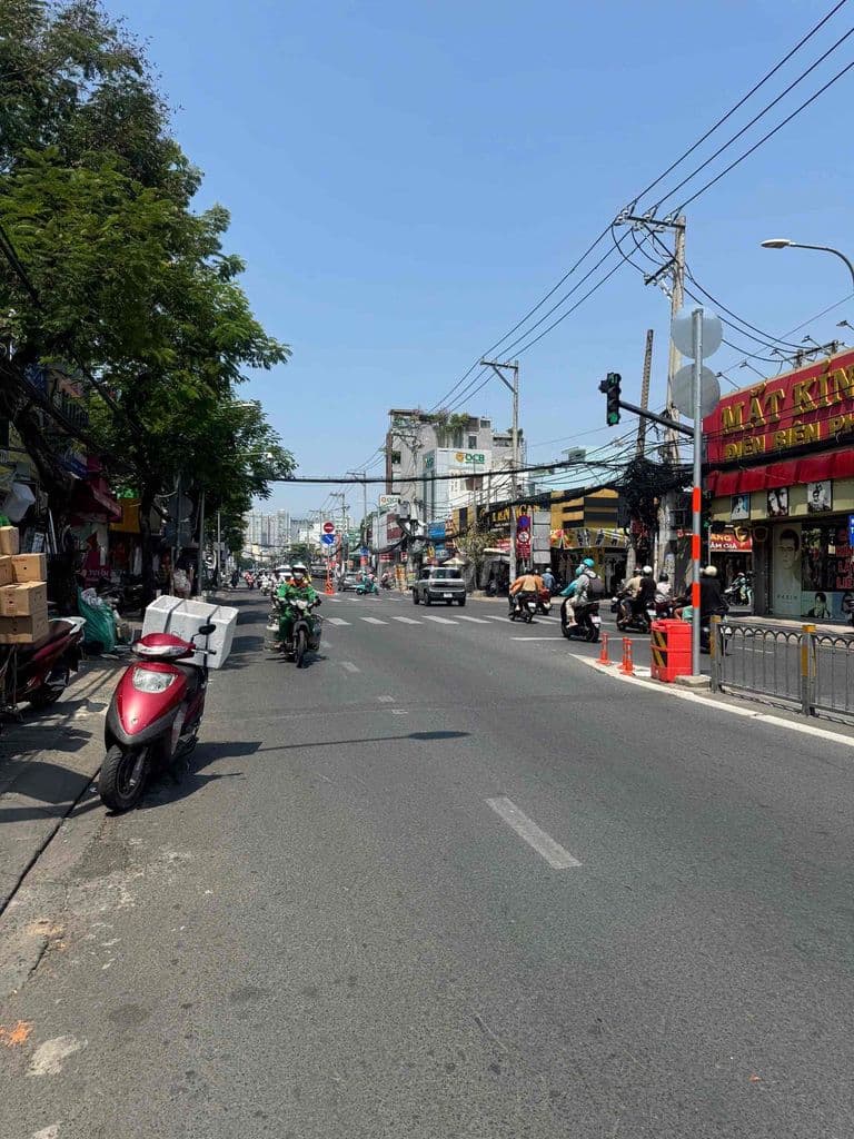 BÁN NHÀ DÒNG TIỀN NGUYỄN THỊ THẬP GIÁ TỐT TOÀN KHU - Ảnh 2