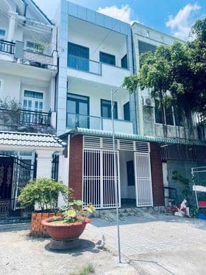 Nhà trệt 3 lầu trục chính KDC 586