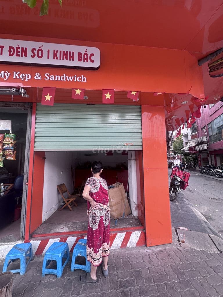 Cho thuê mặt bằng kinh doanh mặt đường