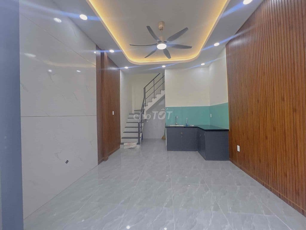 Nhà bán 2 tầng gần vạn phúc city