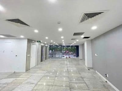 Cho Thuê VP 300m² MP Khúc Thừa Dụ, Cầu Giấy, Hầm để Xe, 2 Thang Máy.