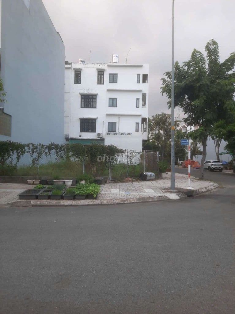 Bán Lô đất góc 2 Mặt Tiền DT:5x18 khu ven sông quận 7 cạnh phúmỹ hưng