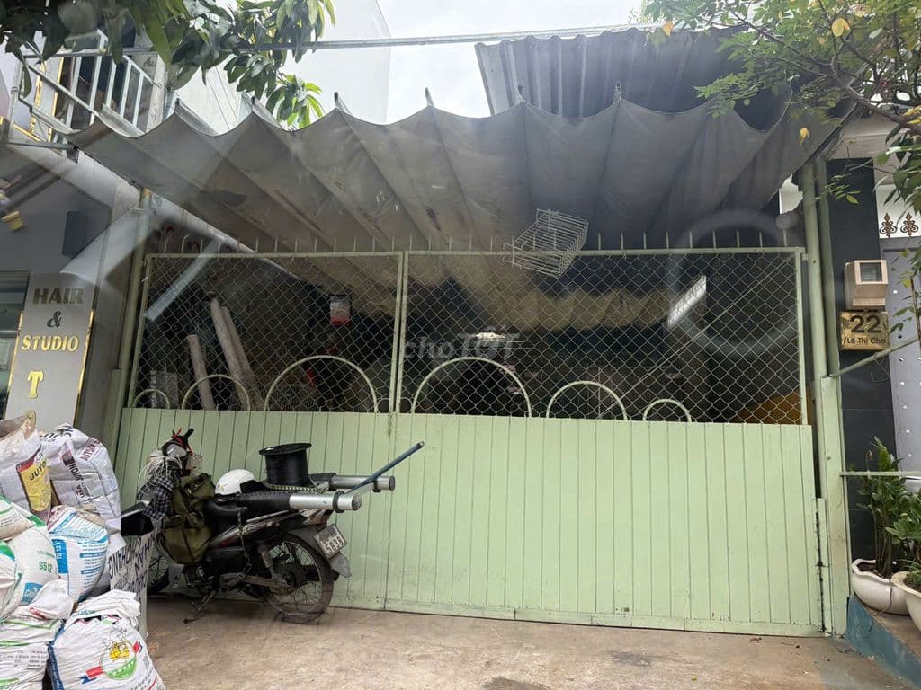 Cần tiền bán đất mặt tiền đường Lê Thị Chợ