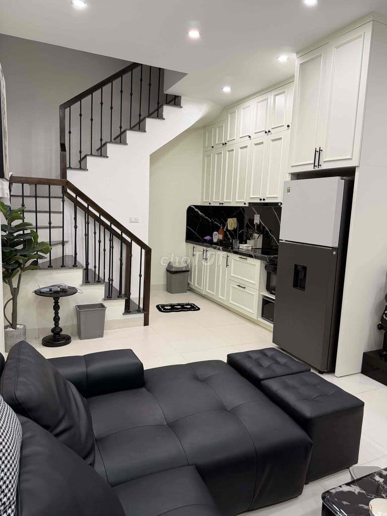 BÁN NHÀ THƯỢNG THANH,LB NGÕ NÔNG 3BƯỚC RA Ô TÔ-40M 5tầng chỉ 7,x tỷ