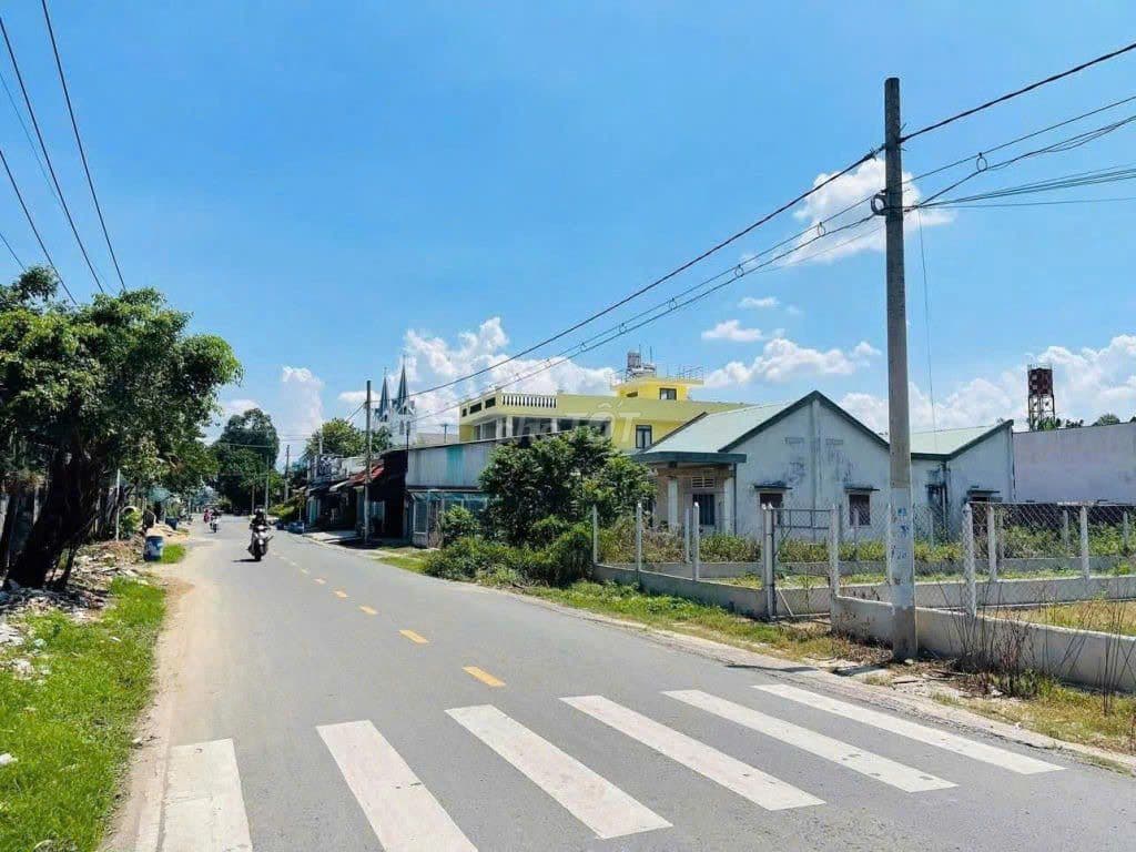 KẸT TIỀN BÁN GẤP LÔ MẶT TIỀN NGAY ĐƯỜNG TRẦN TỬ BÌNH - CỦ CHI 180m2 - Ảnh 3