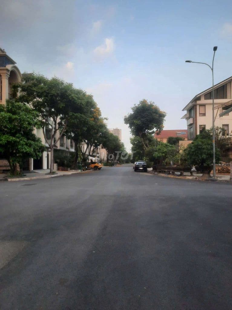 Bán Lô đất góc 2 Mặt Tiền DT:5x18 khu ven sông quận 7 cạnh phúmỹ hưng - Ảnh 2