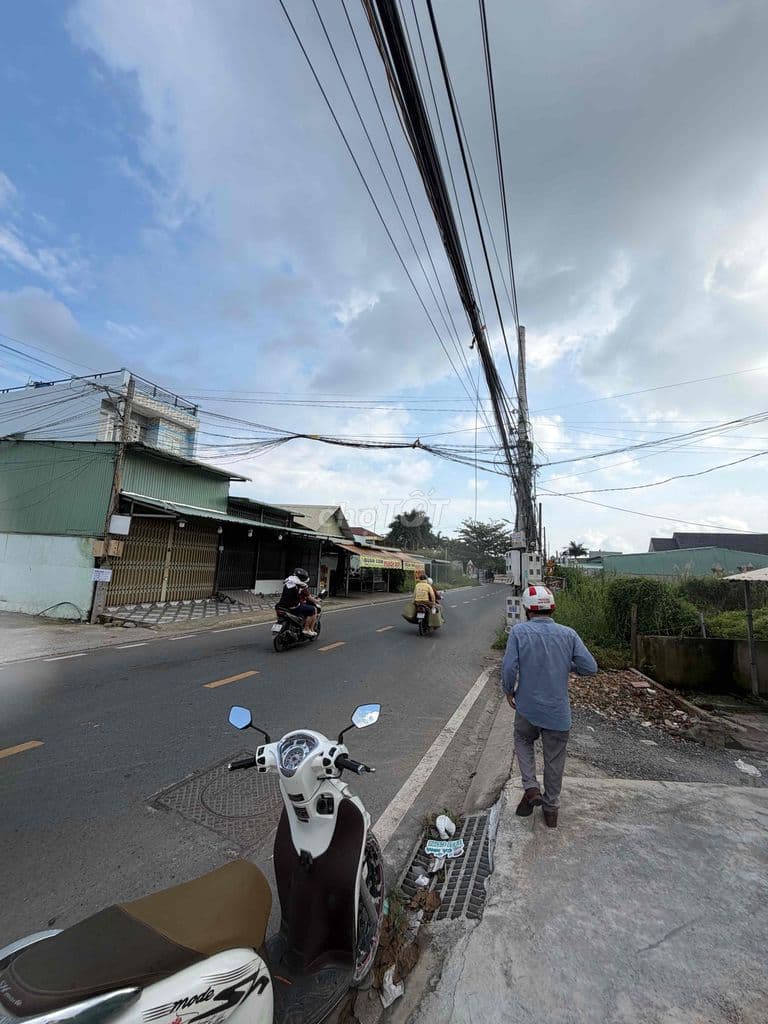 đất mặt tiền Lê Văn long hậu giáp nhà bè - Ảnh 3