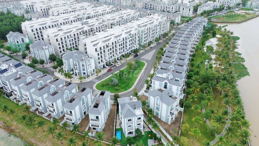 CHO THUÊ HOẶC BÁN CĂN GÓC SHOP S3–03 VỊ TRÍ VÀNG VINHOMES GRAND PARK