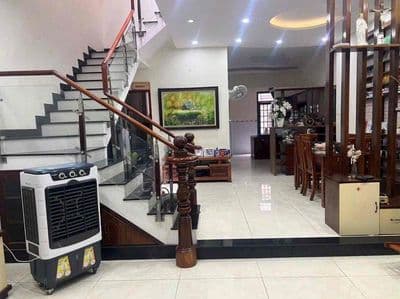Cho thuê nhà Fun nội thất ngay KDC Phú Hoà
