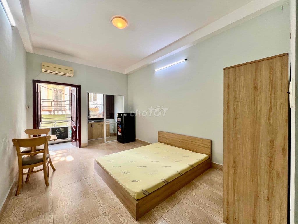 Cho Thuê Studio Balcon 30m2 Tách Bếp Riêng Rộng Thoáng Ngay 3/2 Q10