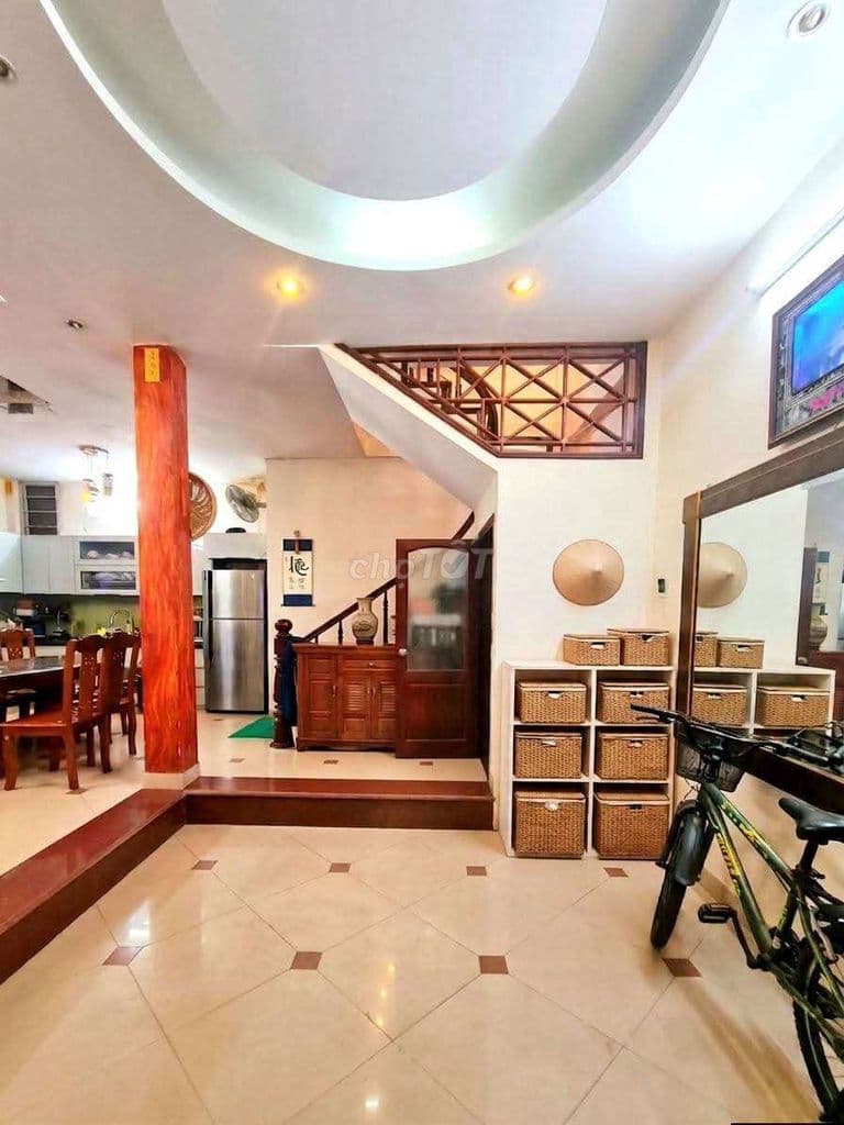 Phân lô phố Ngọc Khánh, ô tô , sát phố, kinh doanh,full nội thất - Ảnh 3