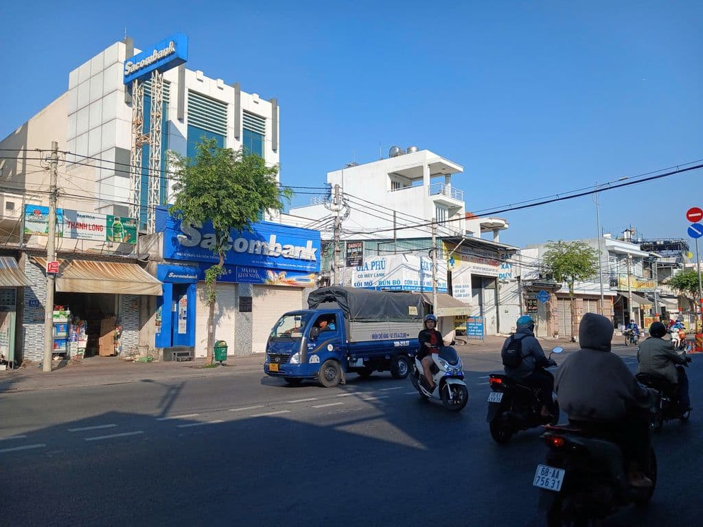 Mặt tiền TÔ KÝ - DT: 216m2( 8x27) - Ngay Nguyễn Ảnh THủ - Giáp Gò Vấp.