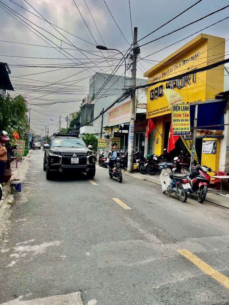 nhà mặt tiền 4x25m đúc 2 lầu + 4 phòng trọ cho thuê Hiệp thành 06 - Ảnh 2