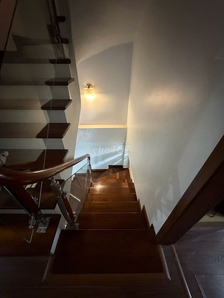 Nhà 36m2 4 Ngủ - Ngõ Ô Tô tránh xe máy – Full Nội Thất – Thạch Bàn, LB - Ảnh 2