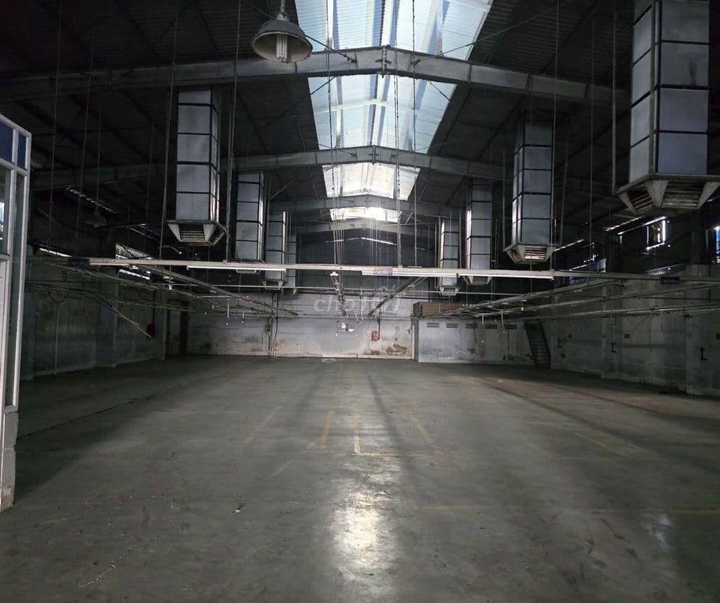 CHO THUÊ KHO,XƯỞNG 1500M² PCCC NGAY EON TÂN PHÚ