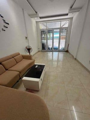 Cho thuê nhà 3 tầng mặt tiền Lê Bá Trinh sát chợ Hoà Cường 13triệu