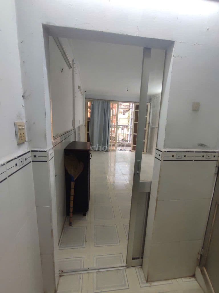 Cho thuê nhà nhỏ nguyên căn