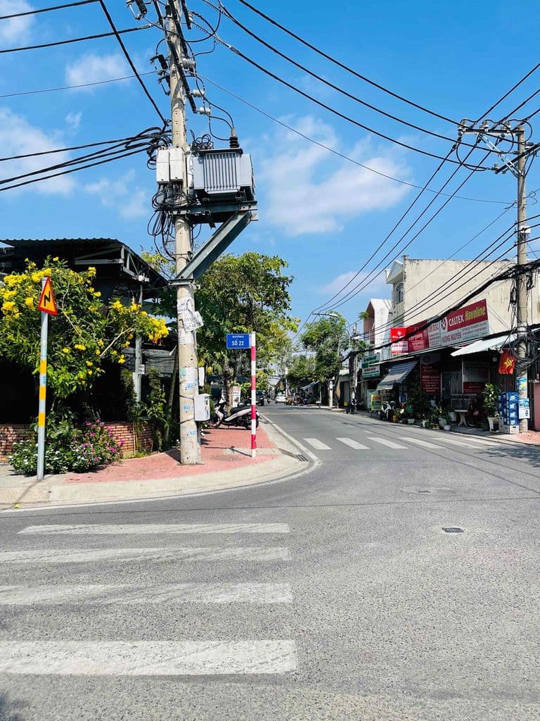 Giá đầu tư - nhà 2 tầng khu dân trí cao - hẻm xe hơi ngay vành đai ii