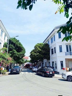 Cho thuê nhà full nội thất KDC Hoàng Nam