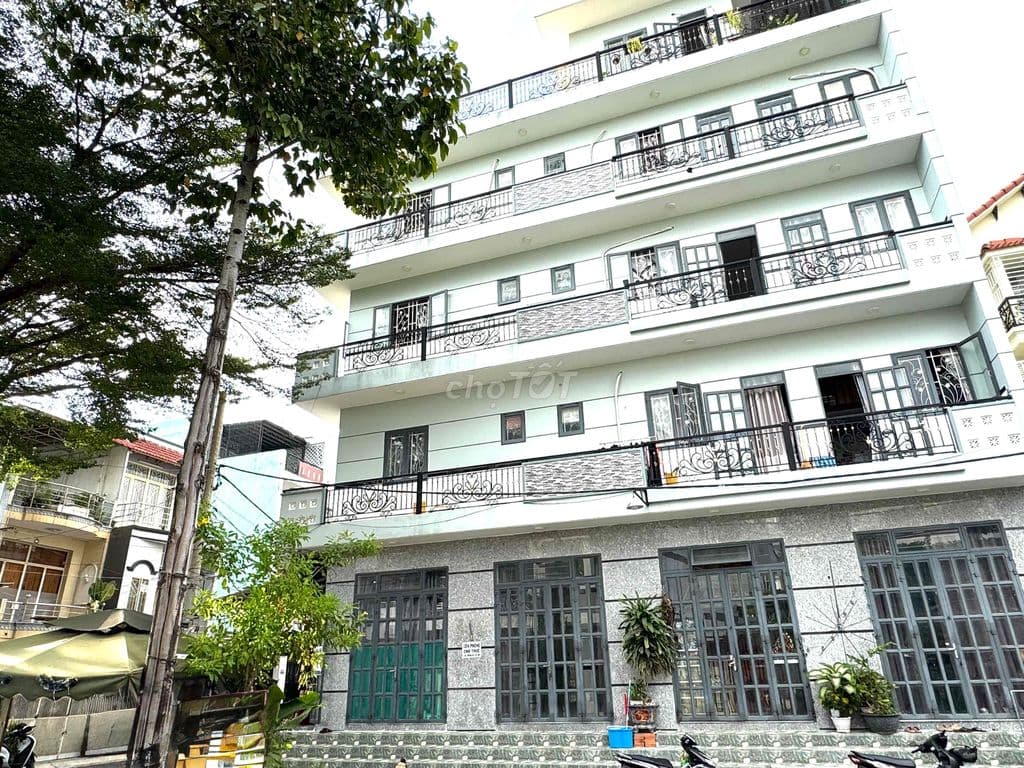 Căn hộ dịch vụ có Thang máy Hầm xe