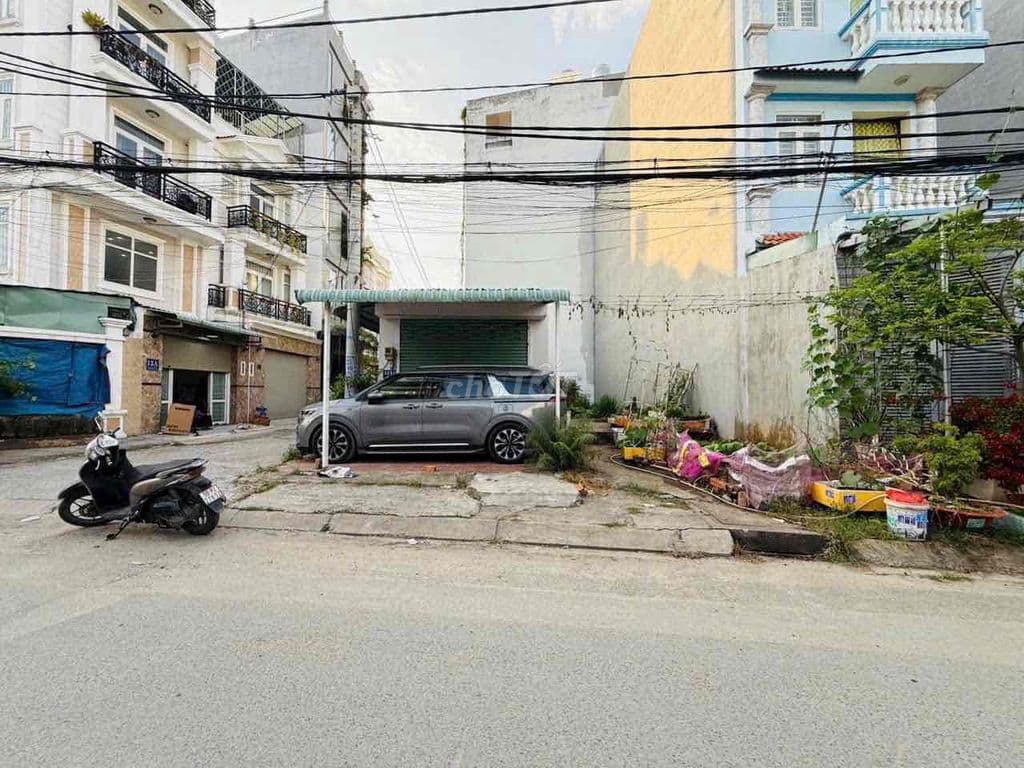 Mt đường lớn lô góc đẹp có nhà xây dựng cao dt 4.12x17.2m 71.1m2