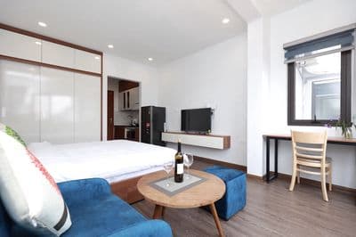 Cho thuê CHDV Studio mới ở Trịnh Công Sơn, cạnh TTTM Lotte Tây Hồ