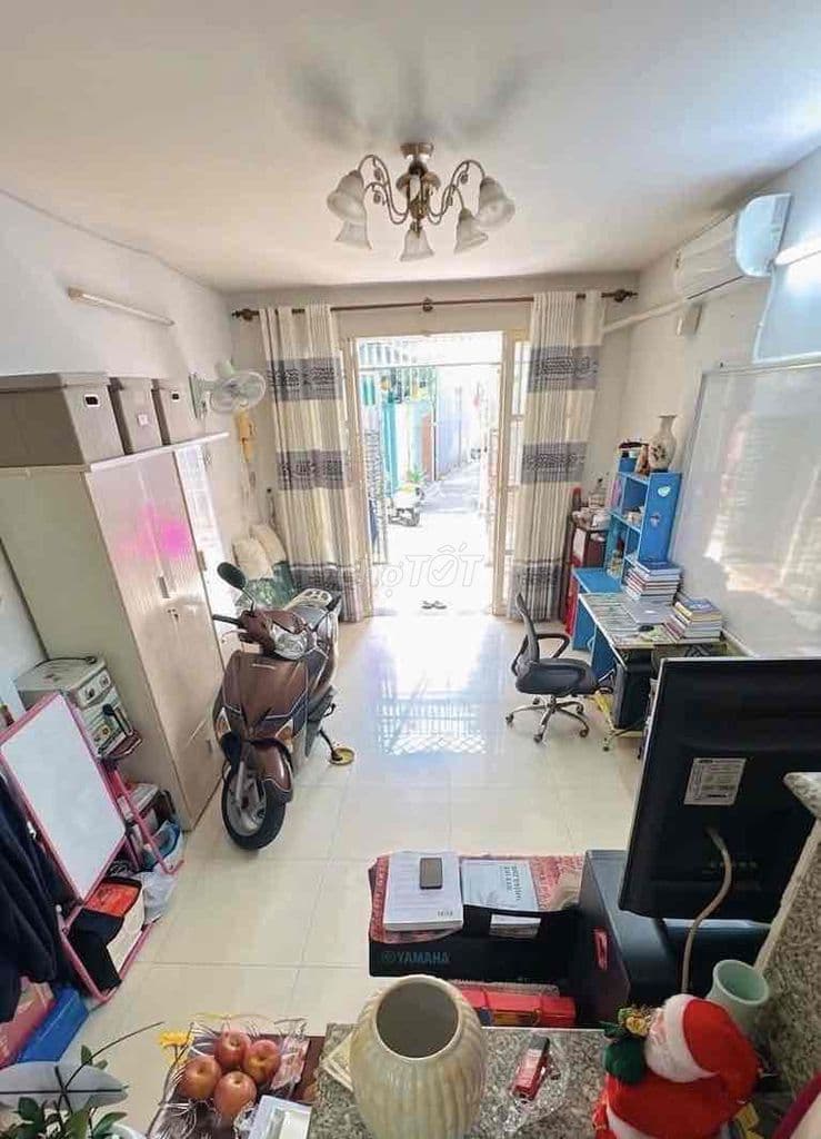 Nhà Hẻm Âu Dương Lân Quận 8 – 50m² 2PN Sổ Hồng, Gần Mặt Tiền Giá 5,98 - Ảnh 2