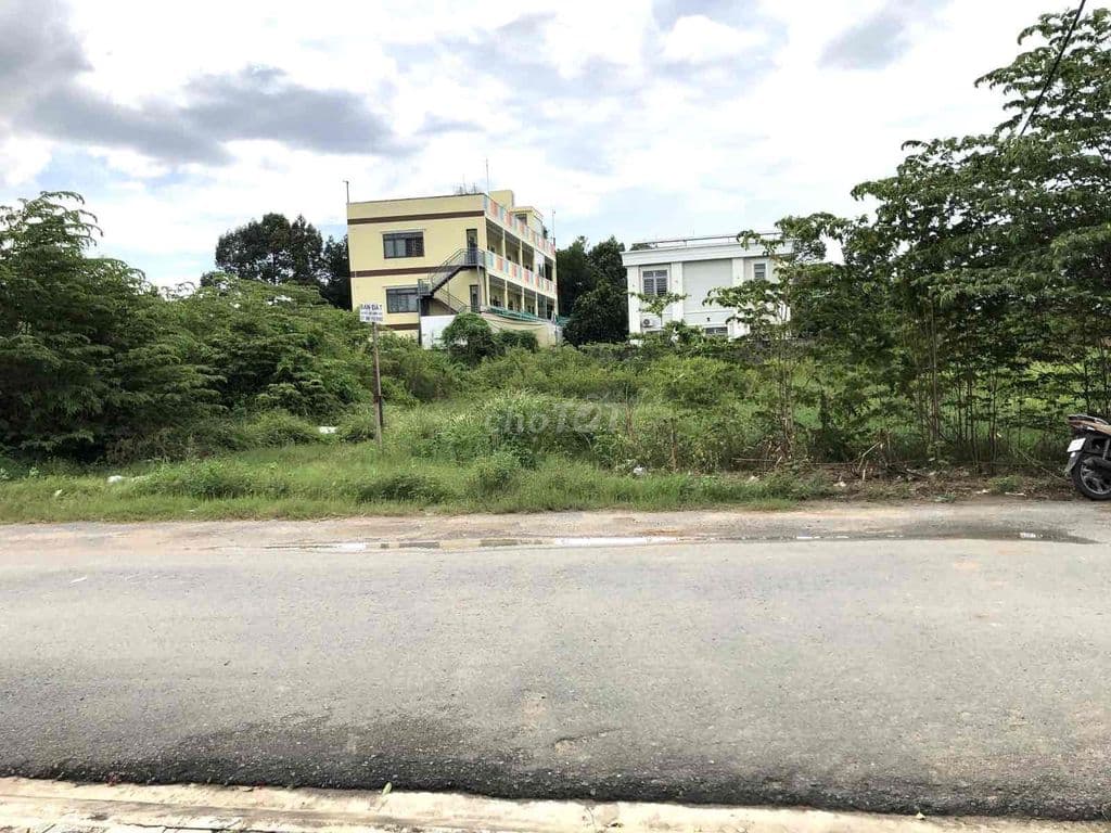 CỰC NGON - KHUÔN ĐẤT SIÊU ĐẸP MẶT TIỀN SAU CHỢ LONG PHƯỚC TH - Ảnh 3