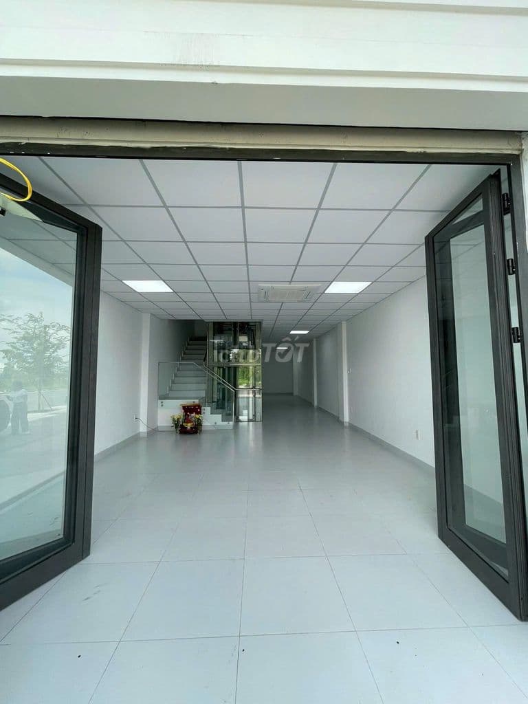 Shophouse MT Song Hành 1 trệt 4 lầu, có thang máy, Giá: 45tr/tháng - Ảnh 2