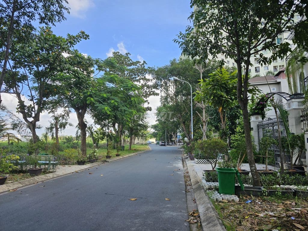 Bán nhà phố KDC Conic 13B, Phong Phú. BC. DT : 7*20m. Giá : 13,3 tỷ