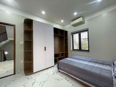 CHO THUÊ NGUYÊN CĂN MT NGUYỄN ĐÌNH HOÀN 3PN , 3WC , HỒ BƠI