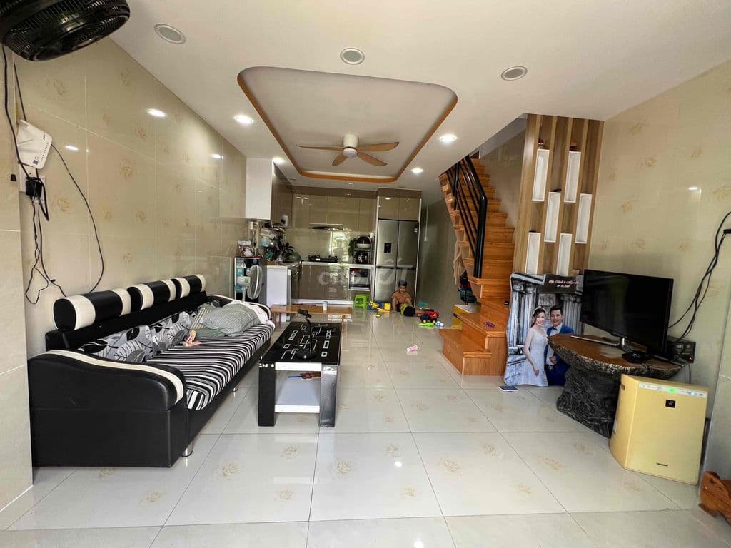 Cần bán nhà về quê