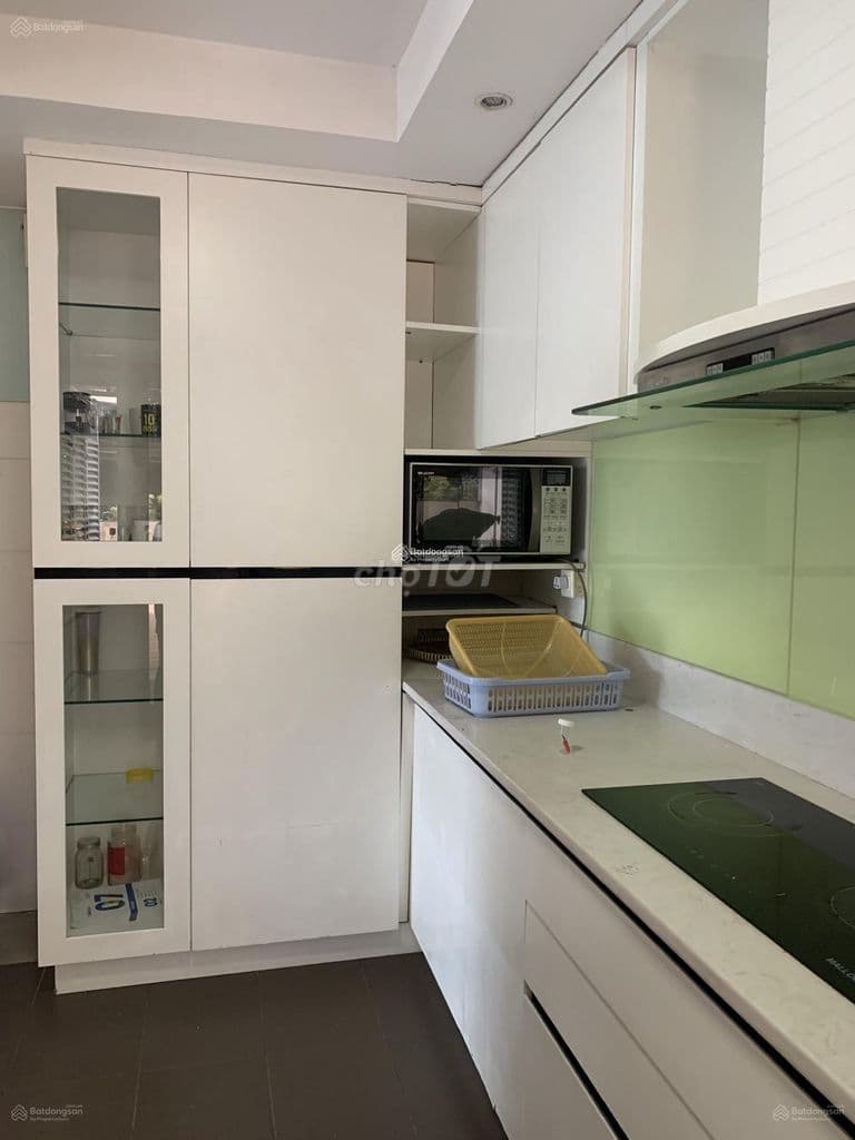 Bán 3 phòng ngủ, lầu cao view Landmark 81 tuyệt đẹp giá 10 tỷ/căn - Ảnh 2