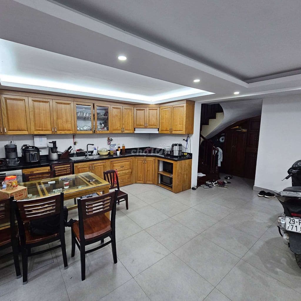 Lạc Long Quân, mặt ngõ thông, gần oto, lô góc, ở sướng 42m*5T - Ảnh 2