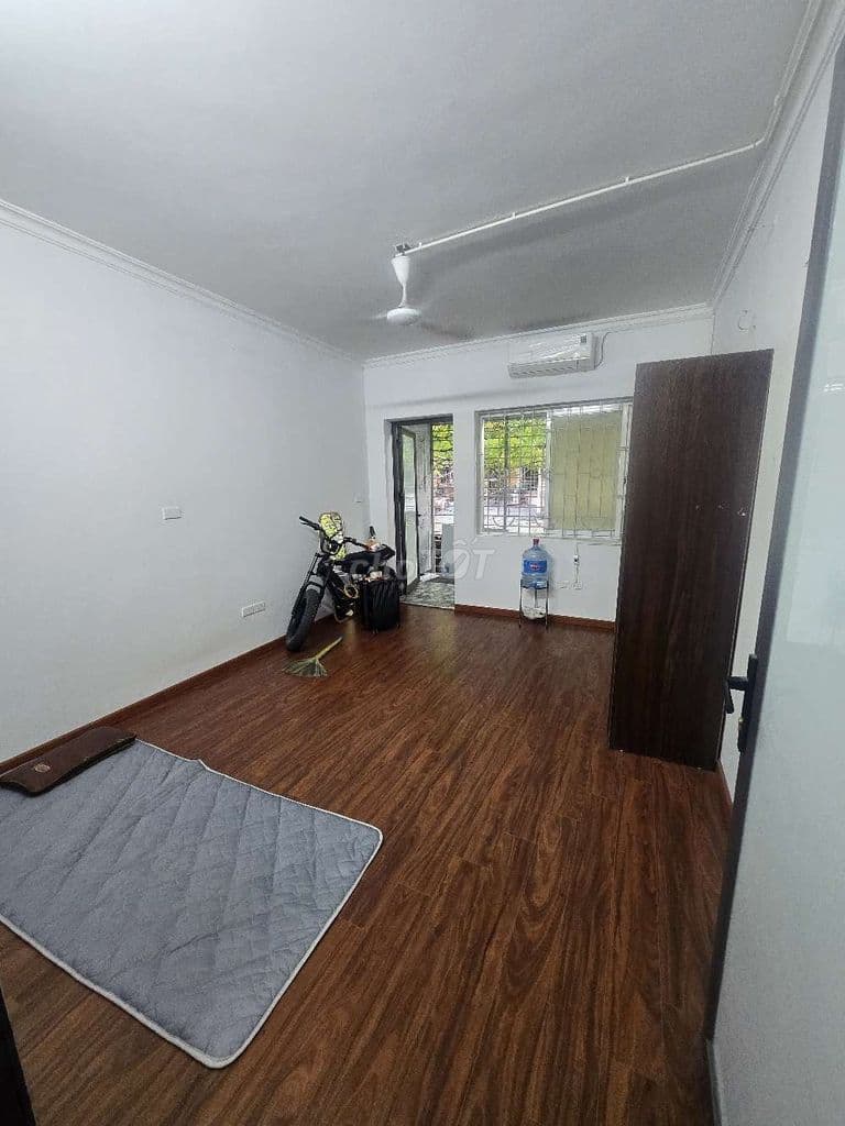 Cho thuê tập thể H4 Nguyễn Công Trứ tầng 2 - Ảnh 3