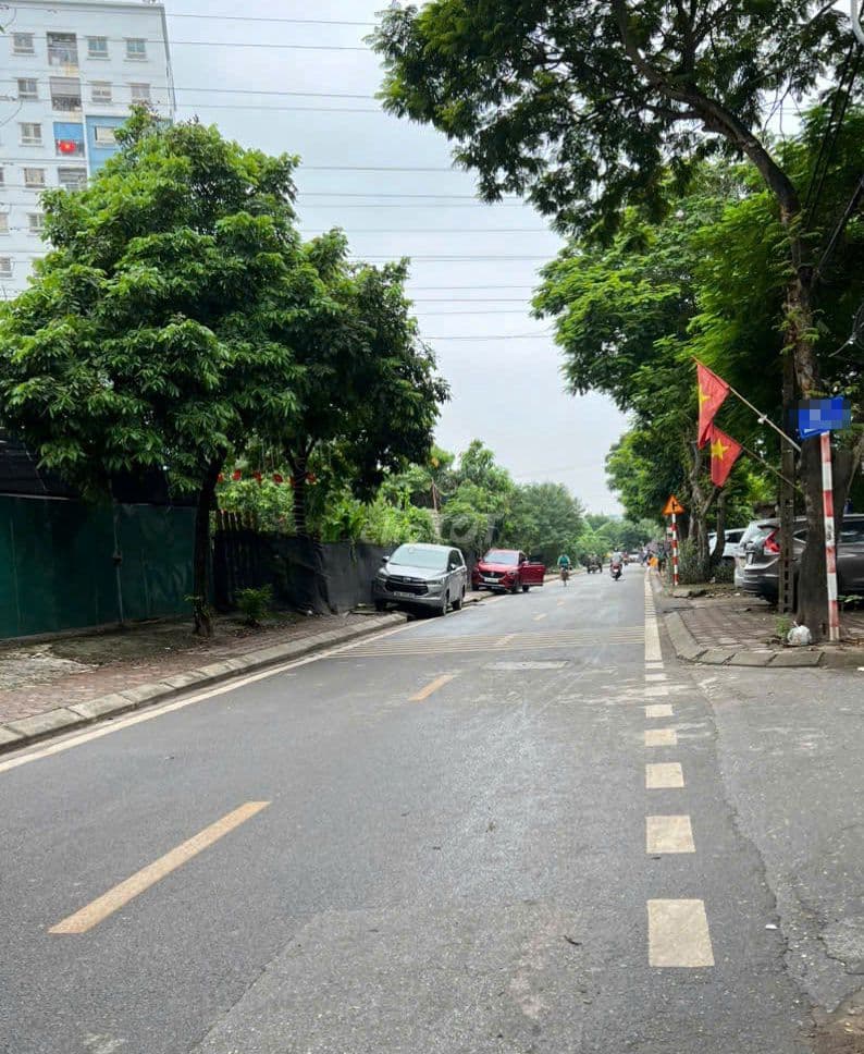 ĐÔNG NGẠC – MẶT NGÕ THÔNG- GẦN CHỢ KẺ VẼ - NHIỀU TIỆN ÍCH .