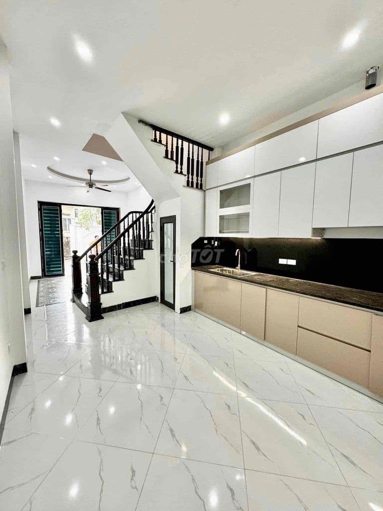 Nhà Đại Thành cạnh kđt Đô Nghĩa 40m2 ô tô đỗ cách 10m