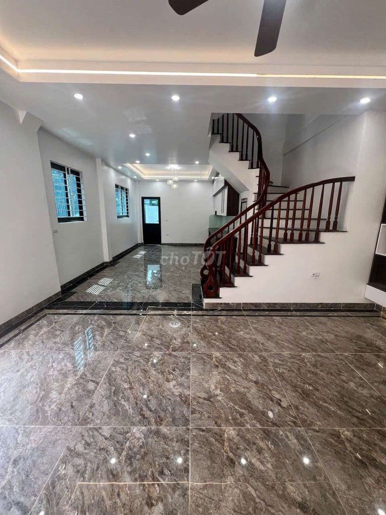 Bán nhà riêng rộng rãi thoáng mát