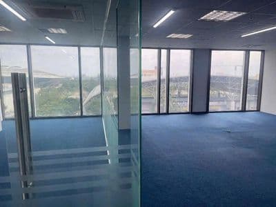 Văn phòng 200m²–300m² mặt tiền trung tâm, view đẹp–giá thuê tốt cho DN