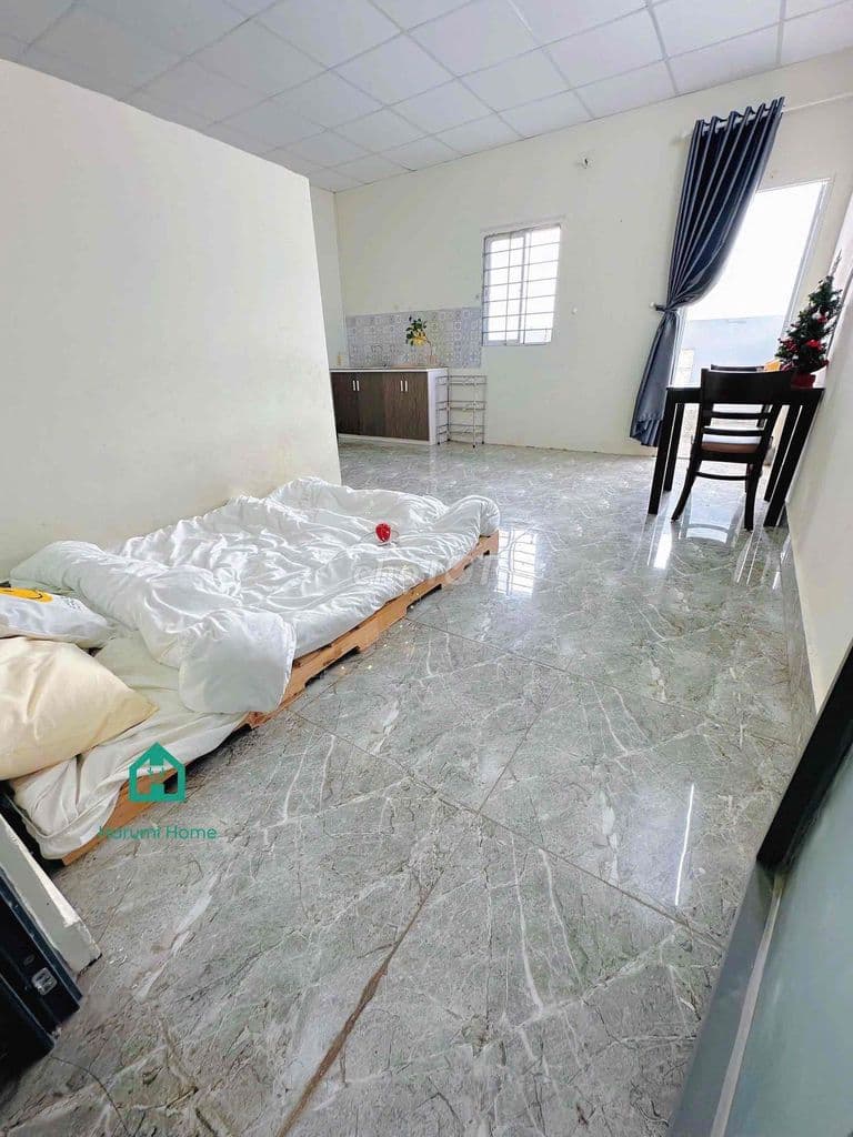 PHÒNG BAN CÔNG LỚN – HÌNH THẬT, GIÁ THẬT – CỰC CHILL, BAN CÔNG RỘNG