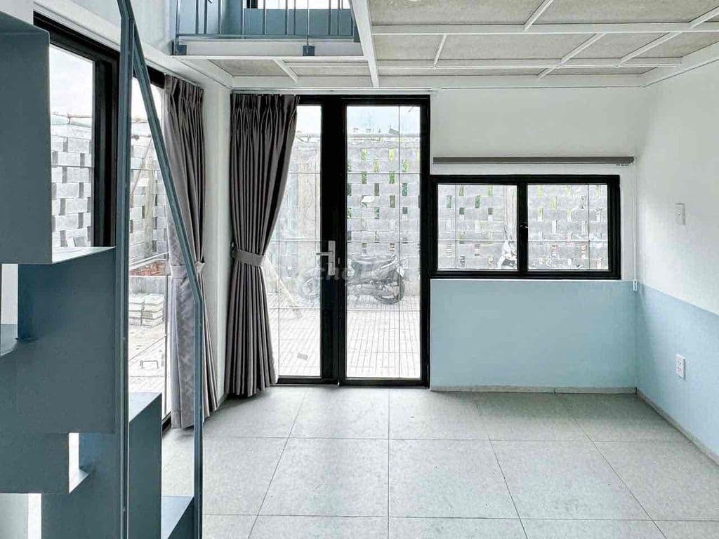 Căn hộ ban công sát trường FPT - Ảnh 2