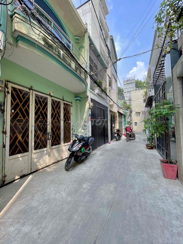 Chú tôi đổi nhà mới nên cần bán nhà 50m2 loanh quanh 6 tỷ - Ảnh 3