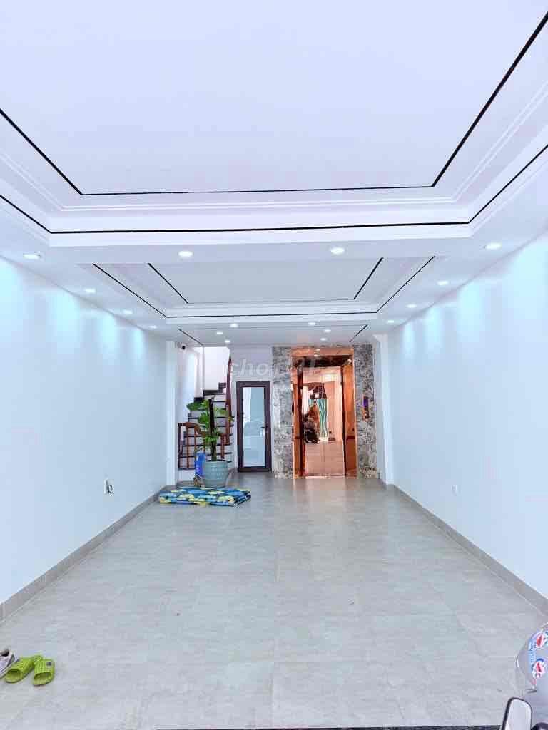 Bán nhà Phố Trạm 7 tầng thang máy: Vừa ở vừa cho thuê văn phòng cực đẹ