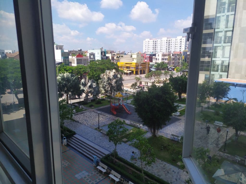 Cho thuê căn hộ Giai Việt - view hồ bơi -115m2