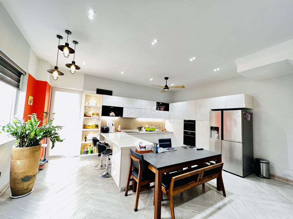 GIÁ TỐT BT MELOSA KHANG ĐIỀN -15.5TỶ - 8X18M 3 LẦU - CÓ NỘI THẤT ĐẸP