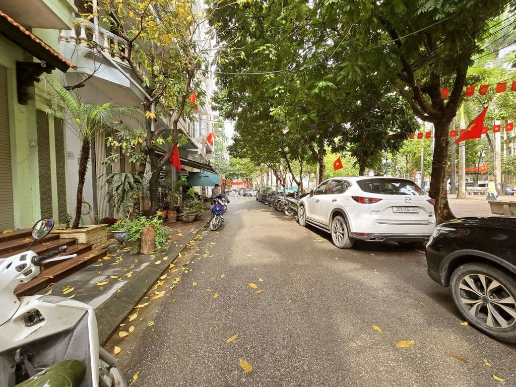 Bán nhà Pl Ngụy Như Kon Tum-oto tránh- vìa hè- 34MX6T- KD đa dạng.