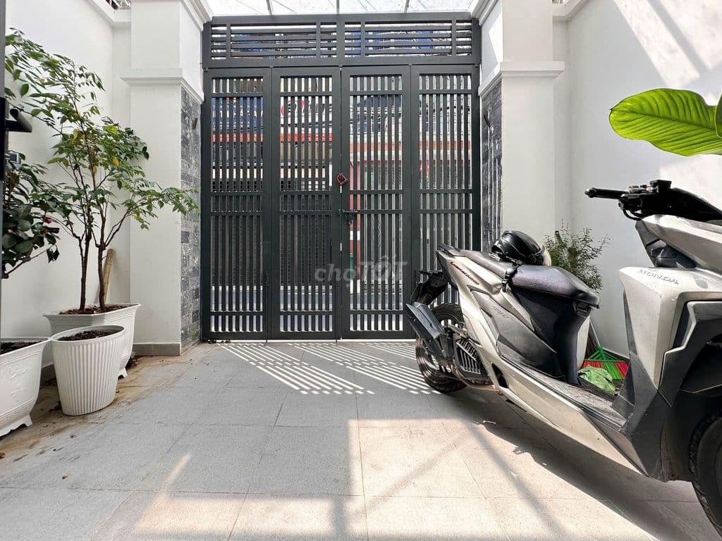 HẺM XE TẢI TO ĐÙNG - NGAY NHÀ GA T3 - 4 TẦNG CHUẨN NHÀ PHỐ - CHỈ 10 TỶ - Ảnh 3