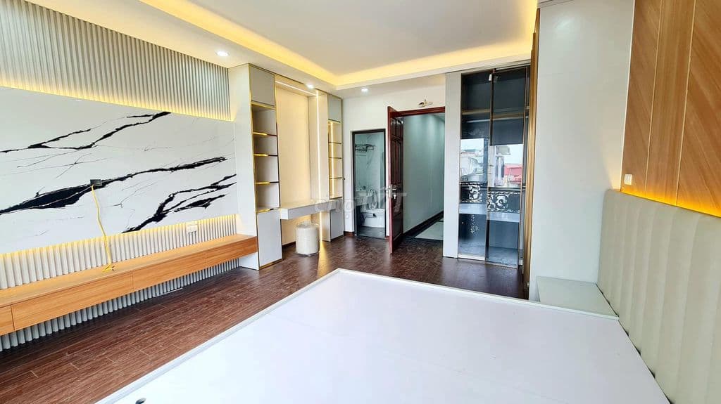 Nhà đẹp long lanh ngõ Lê Thanh Nghị, HBT giá 36 tỷ, gần 111m2x5T, KD - Ảnh 2